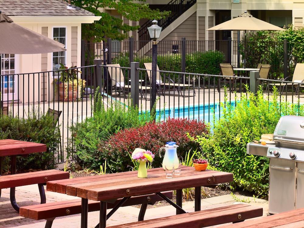 Sonesta Es Suites Cincinnati - Блу Аш Екстериор снимка