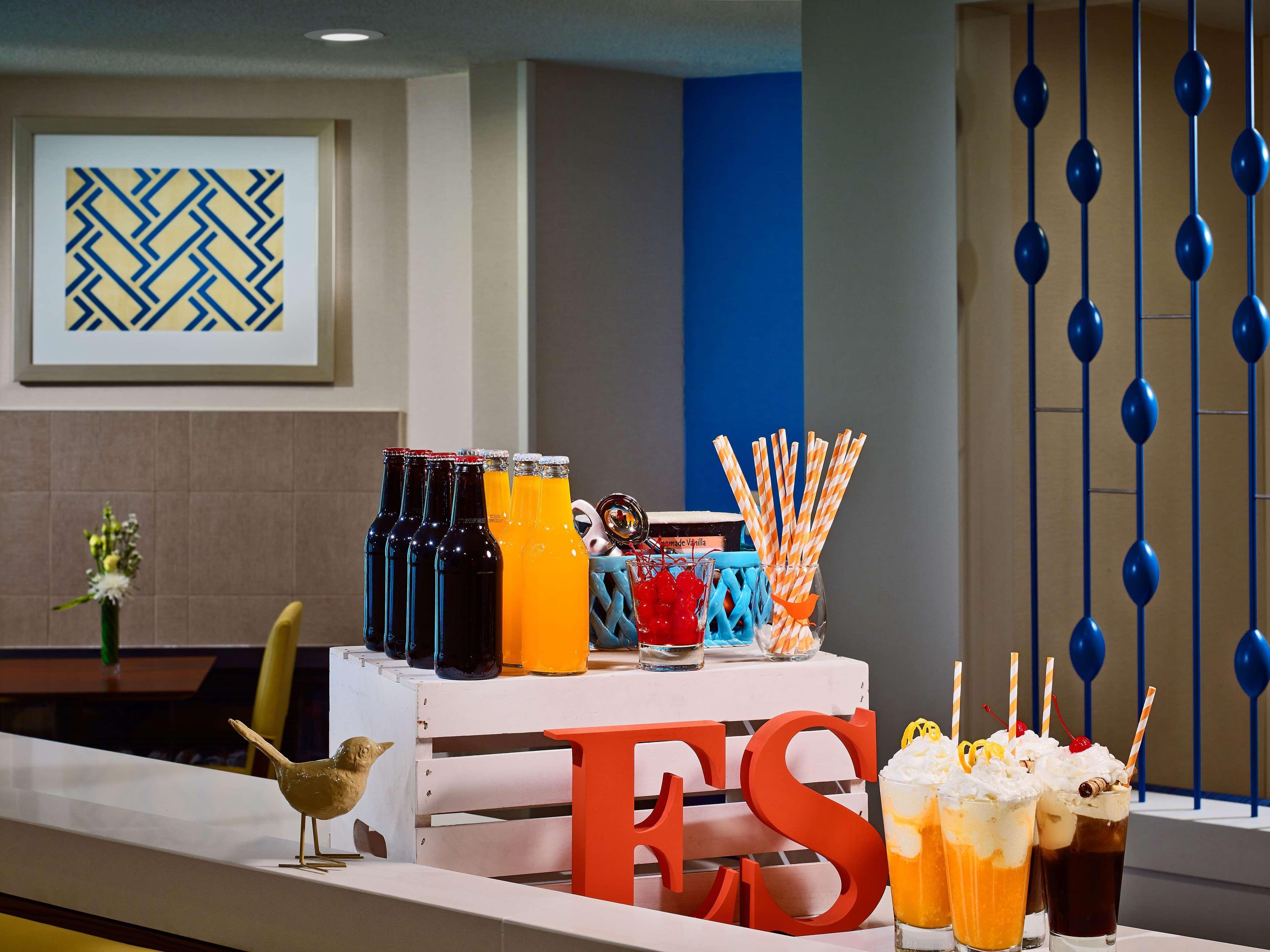 Sonesta Es Suites Cincinnati - Блу Аш Екстериор снимка