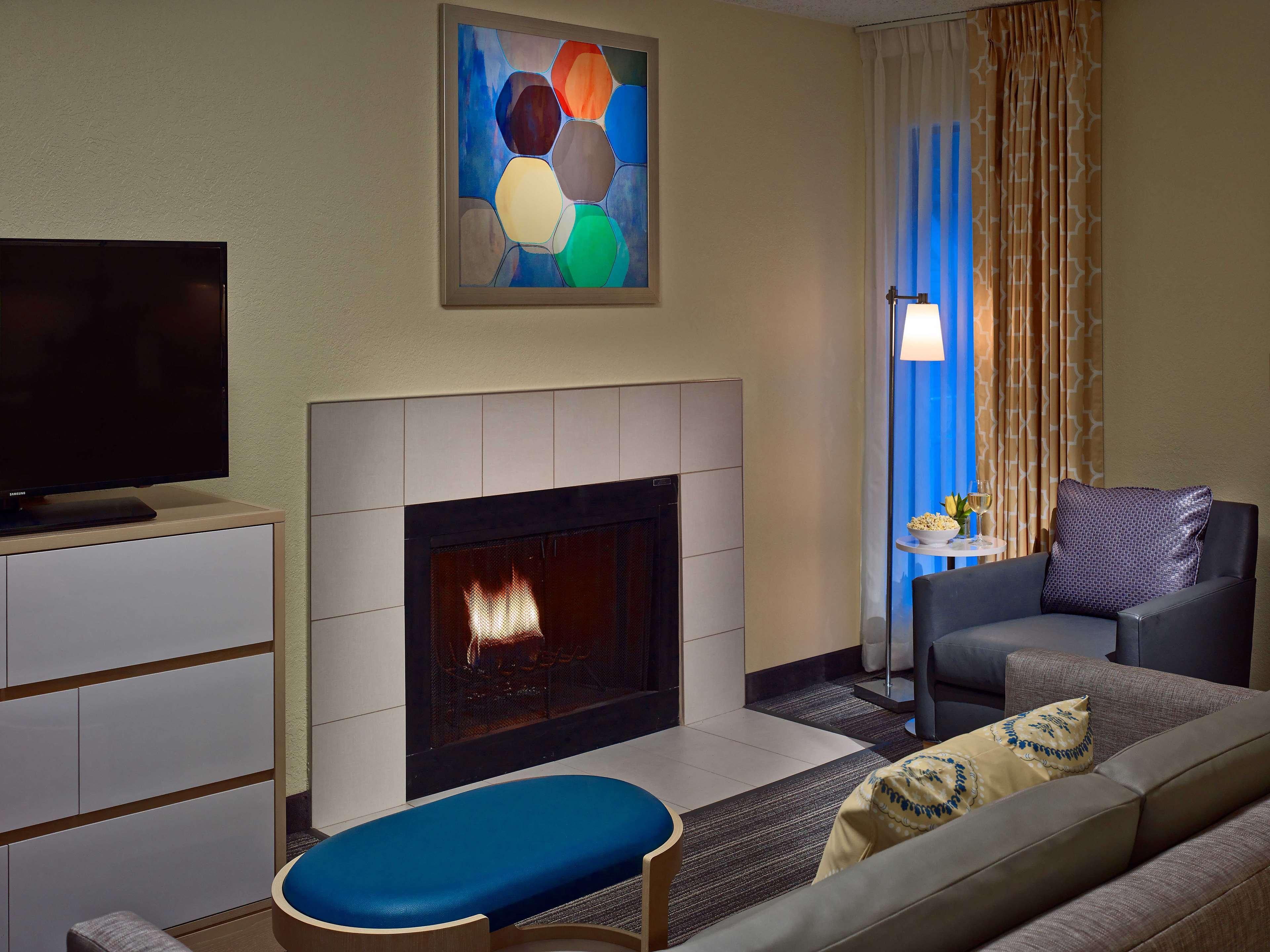 Sonesta Es Suites Cincinnati - Блу Аш Екстериор снимка