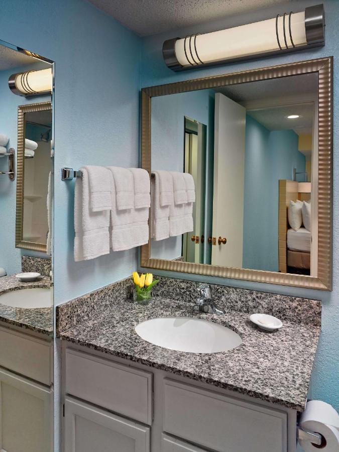 Sonesta Es Suites Cincinnati - Блу Аш Екстериор снимка