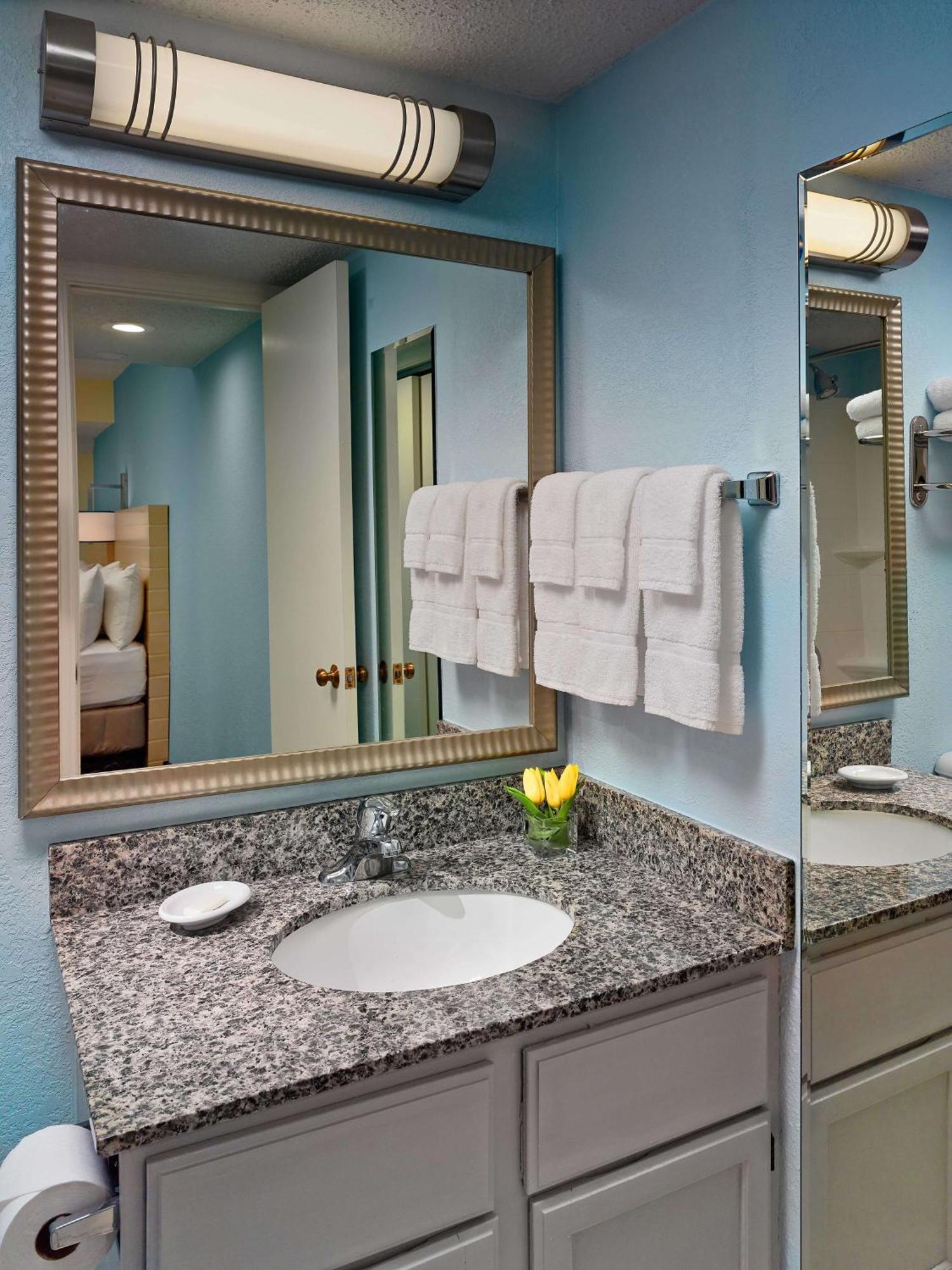 Sonesta Es Suites Cincinnati - Блу Аш Екстериор снимка