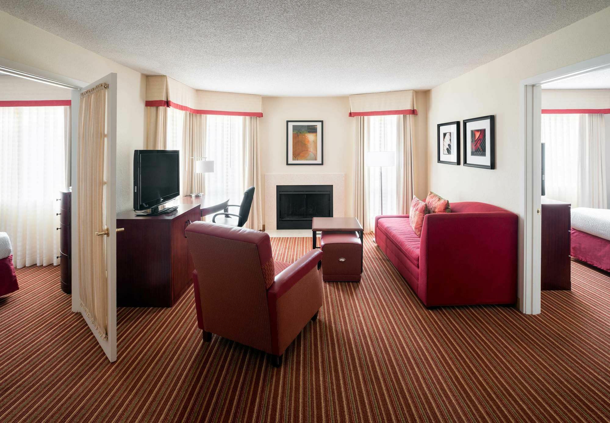 Sonesta Es Suites Cincinnati - Блу Аш Екстериор снимка